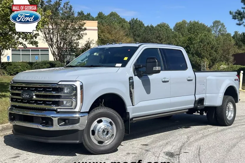 2026 Ford F-350 Lariat photo 1