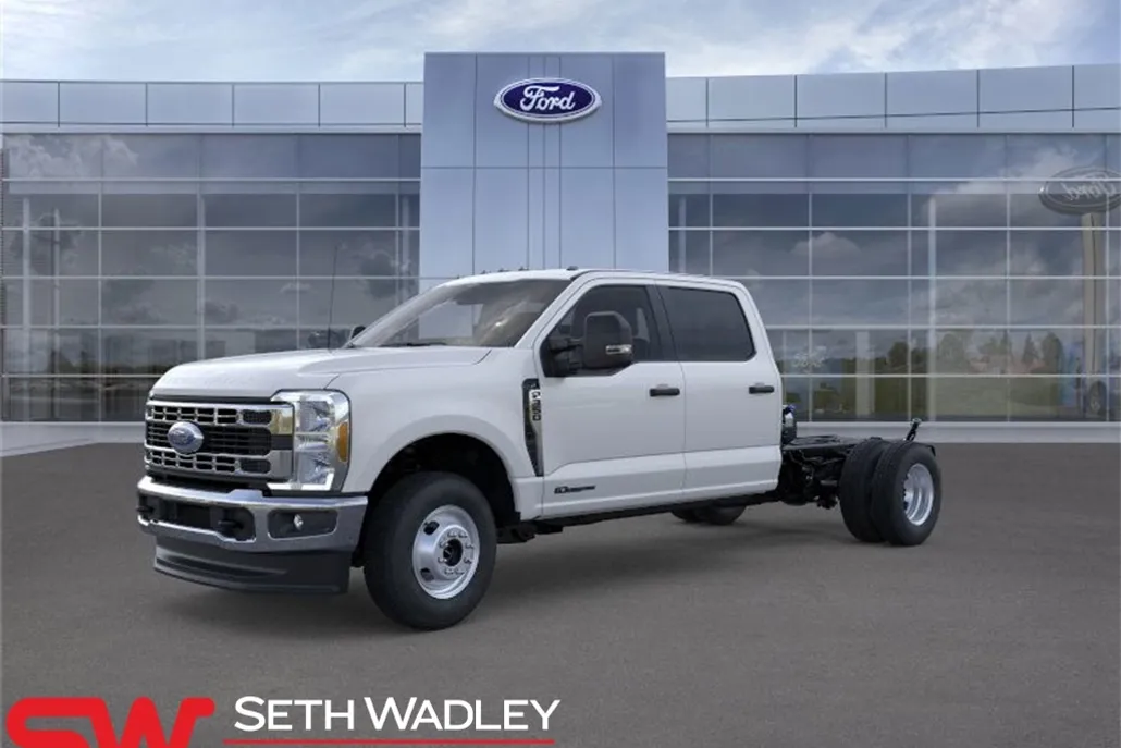 2025 Ford F-350 photo 1