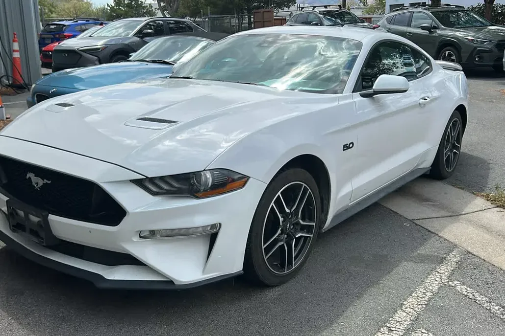 2021 Ford Mustang GT photo 1