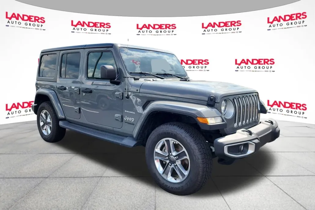 2021 Jeep Wrangler Unlimited Sahara photo 1