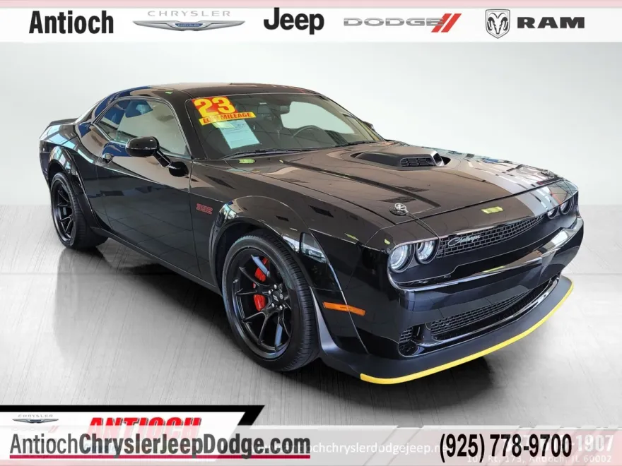 2023 Dodge Challenger R/T Scat Pack Widebody photo 1
