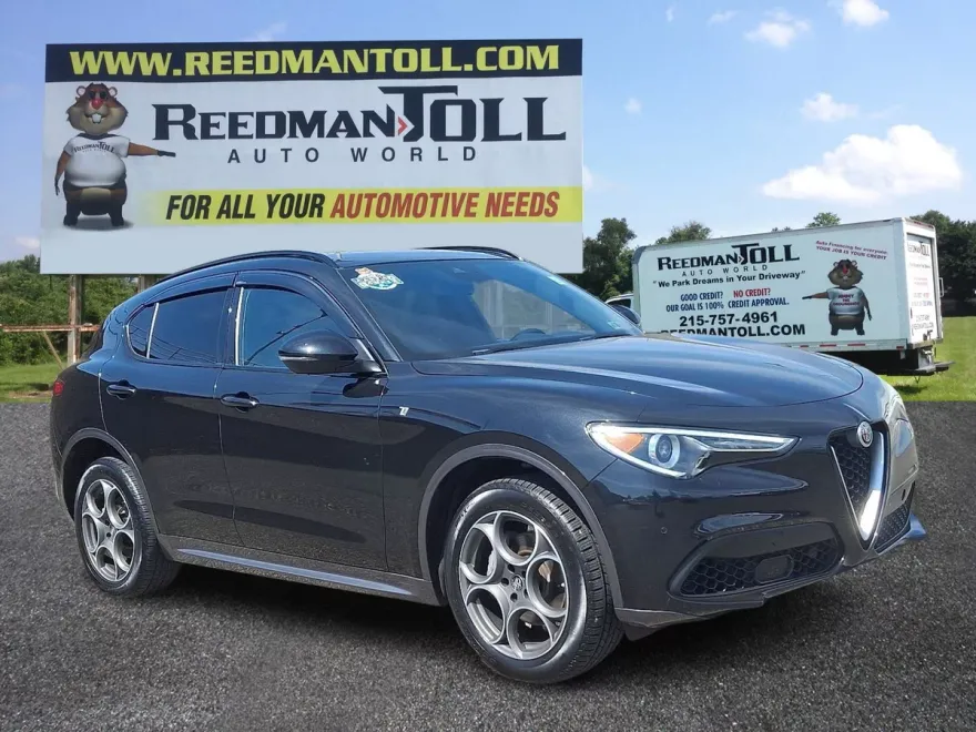 2022 Alfa Romeo Stelvio Ti photo 1