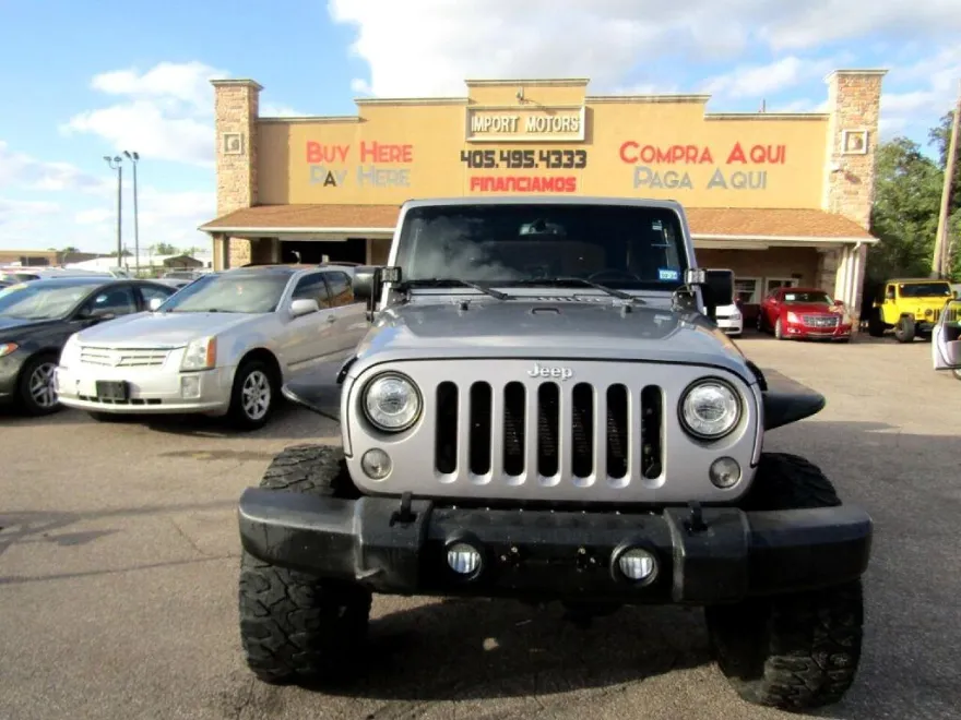 2017 Jeep Wrangler Unlimited Rubicon photo 2