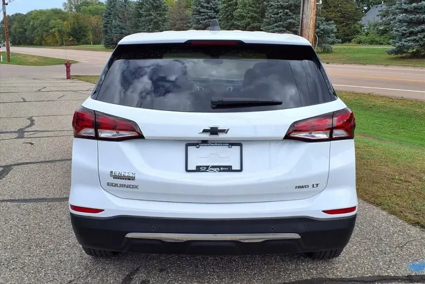 2024 Chevrolet Equinox LT photo 1