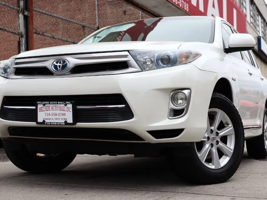 2013 Toyota Highlander Hybrid Base photo 1