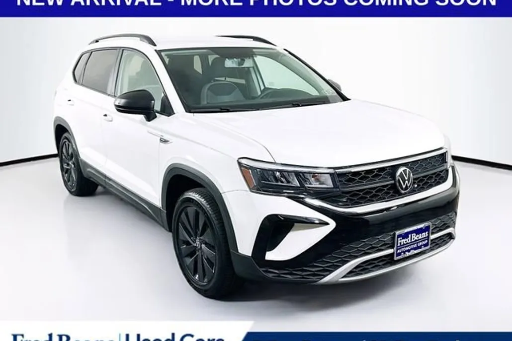 2022 Volkswagen Taos S photo 1