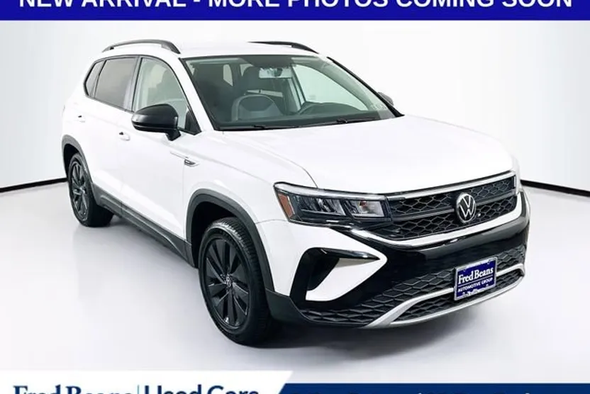 2022 Volkswagen Taos S photo 1