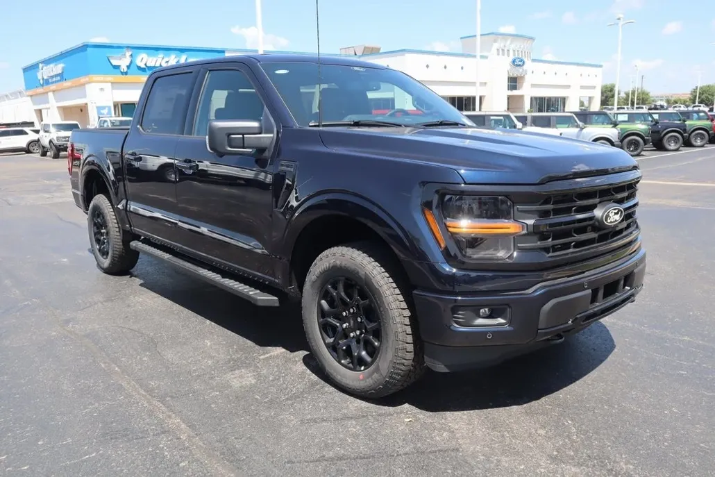 2025 Ford F-150 XLT photo 1