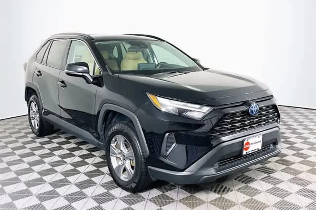 2022 Toyota RAV4 Hybrid XLE photo 1