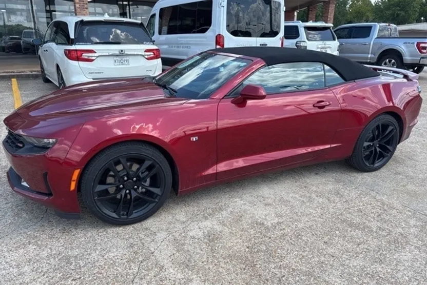 2023 Chevrolet Camaro 3LT photo 1
