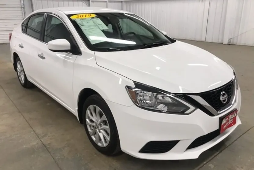 2019 Nissan Sentra SV photo 1