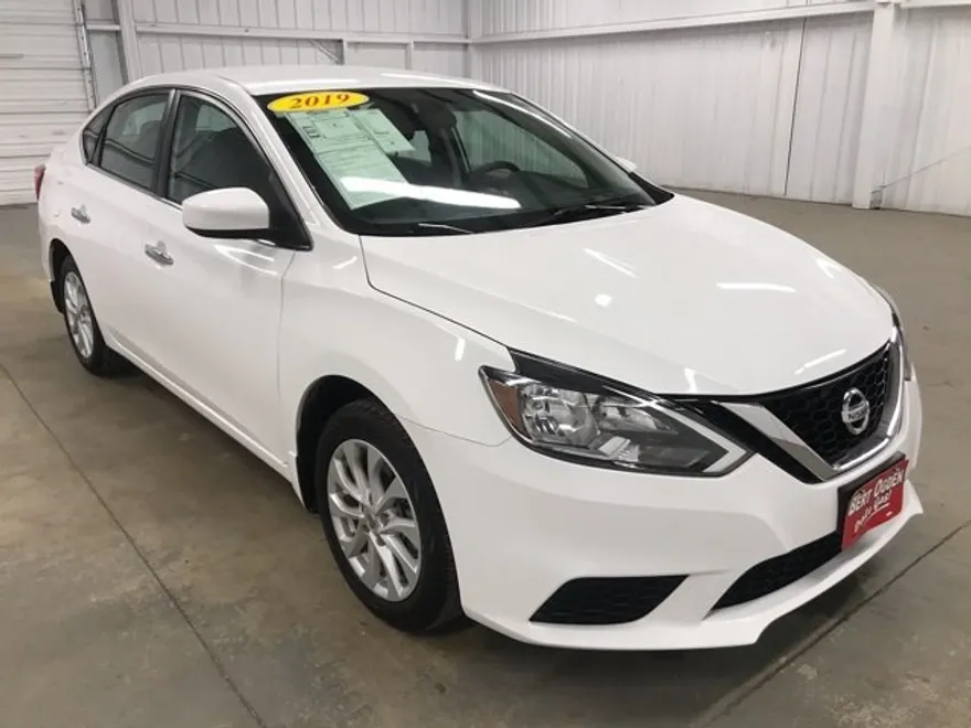 2019 Nissan Sentra SV photo 1