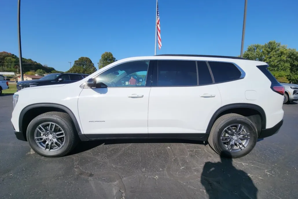 2025 Gmc Acadia Elevation photo 1