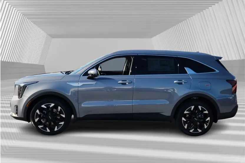 2025 Kia Sorento SX photo 1