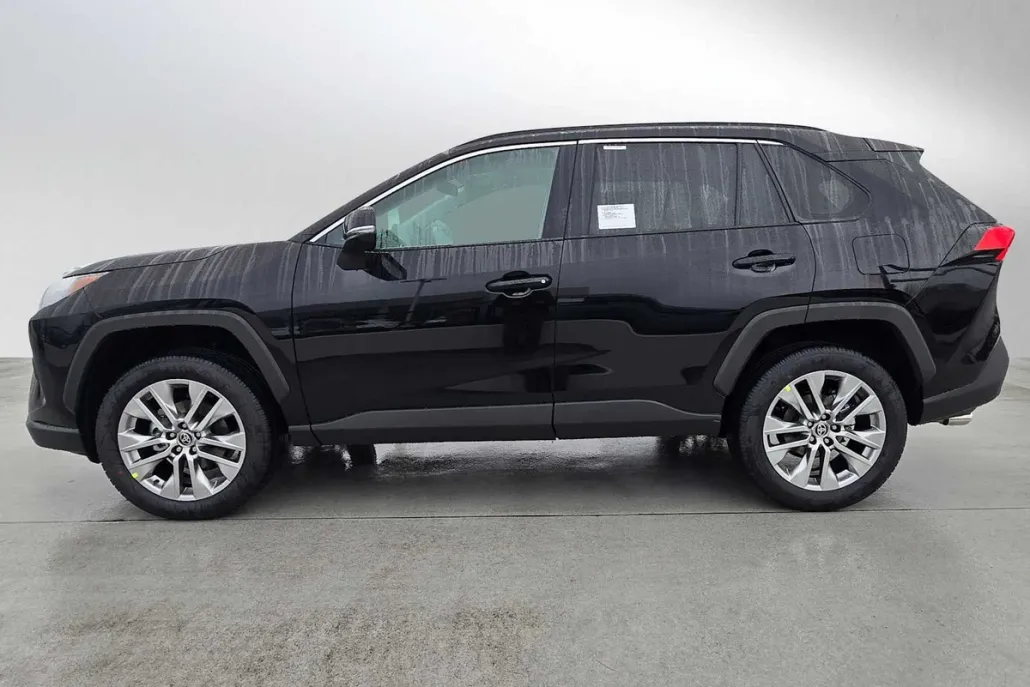 2025 Toyota RAV4 XLE Premium photo 1