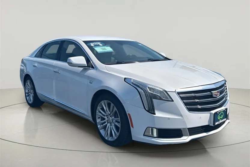 2018 Cadillac XTS Luxury photo 1