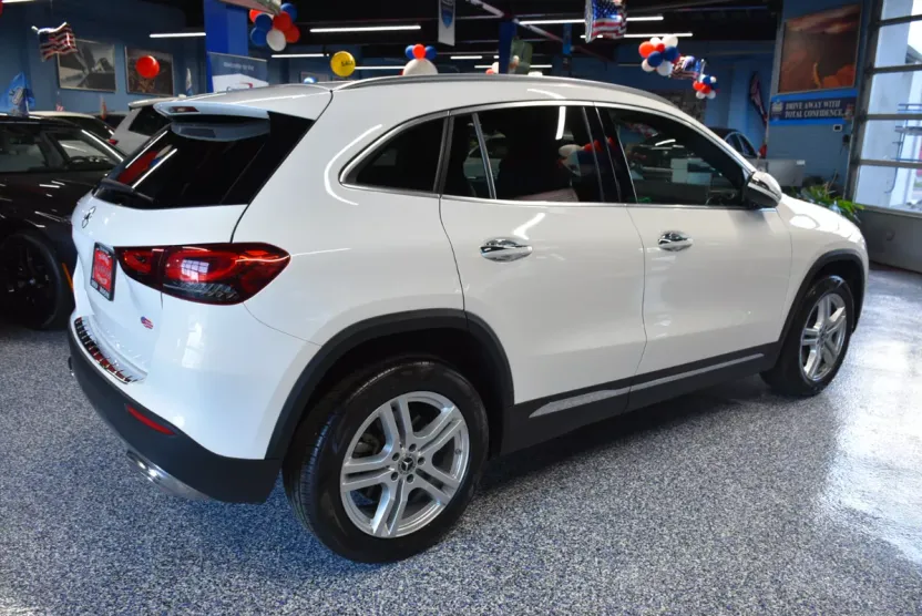 2021 Mercedes Benz GLA 250 photo 1