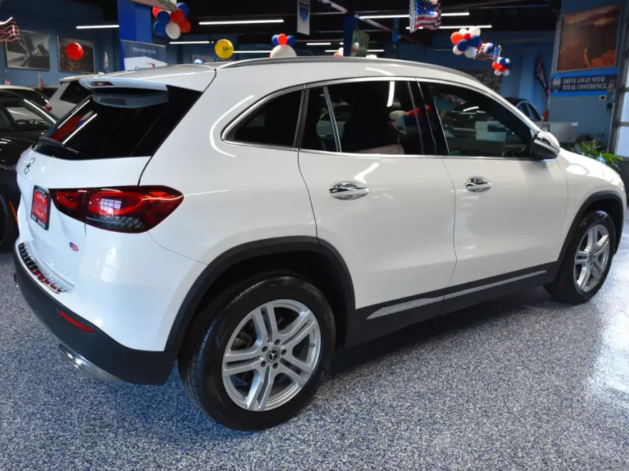 2021 Mercedes Benz GLA 250 photo 1