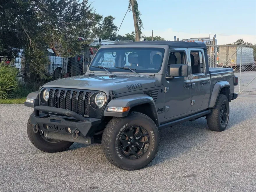 2021 Jeep Gladiator Willys Sport photo 1