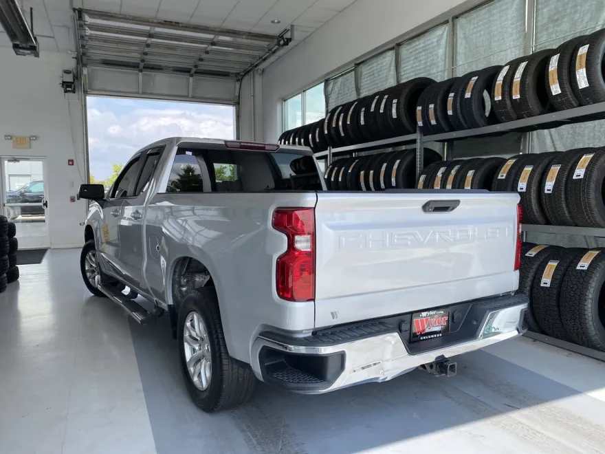 2020 Chevrolet Silverado 1500 LT photo 1