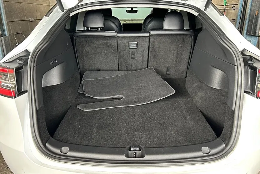 2020 Tesla Model Y Long Range photo 1