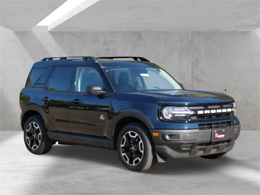 2022 Ford Bronco Sport Outer Banks photo 1