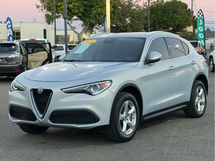 2020 Alfa Romeo Stelvio Sport photo 1
