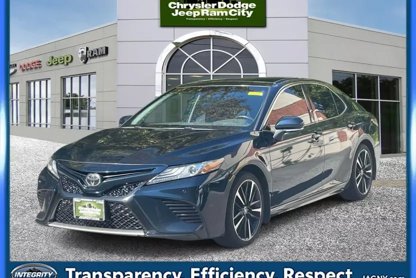 2018 Toyota Camry XSE photo 1
