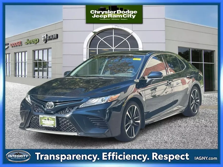 2018 Toyota Camry XSE photo 1