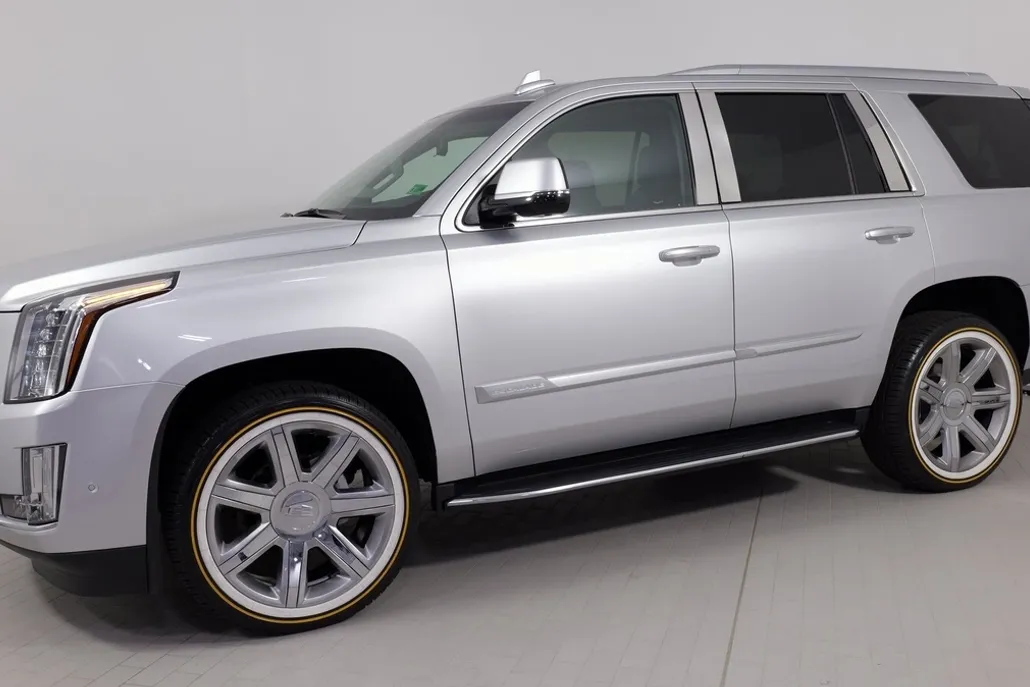 2019 Cadillac Escalade Luxury photo 1