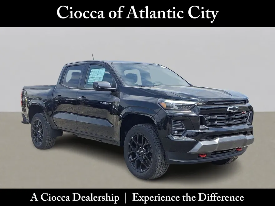 2025 Chevrolet Colorado Z71 photo 1