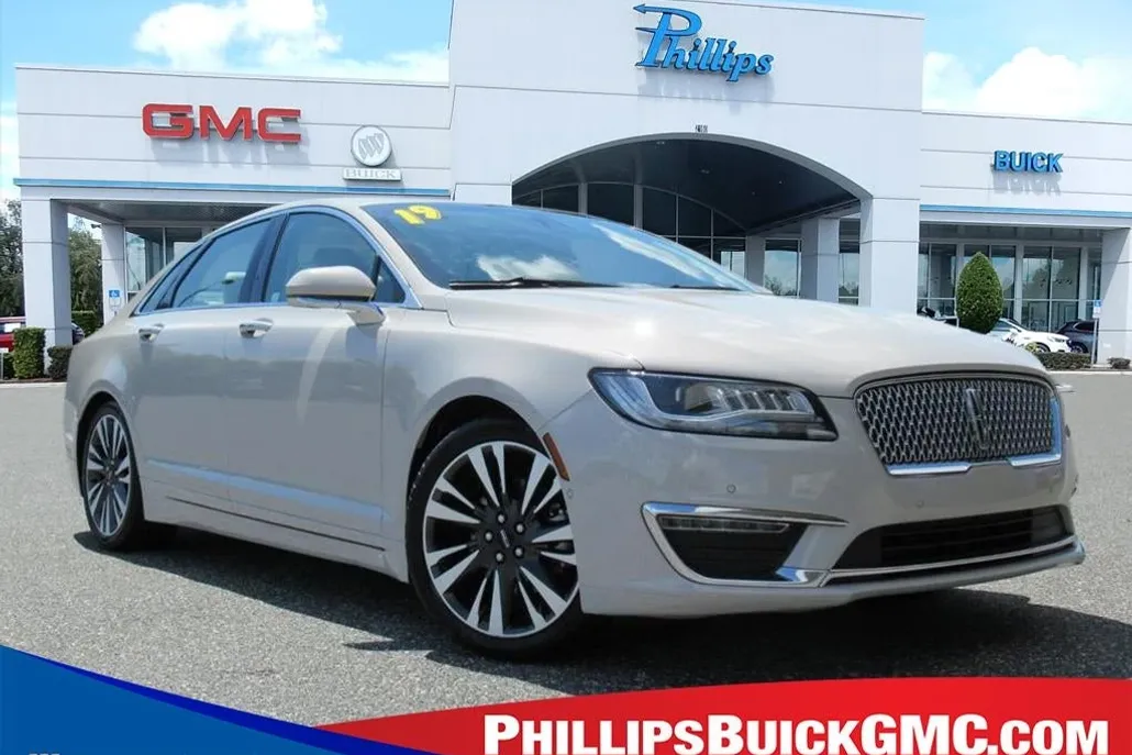 2019 Lincoln MKZ Reserve photo 1