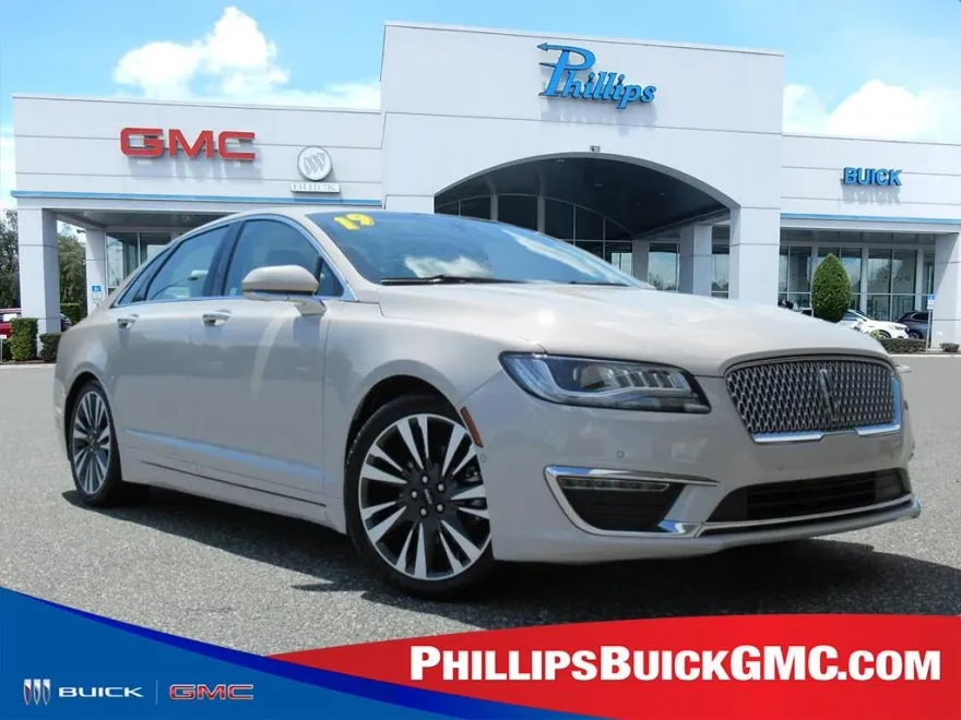 2019 Lincoln MKZ Reserve photo 1
