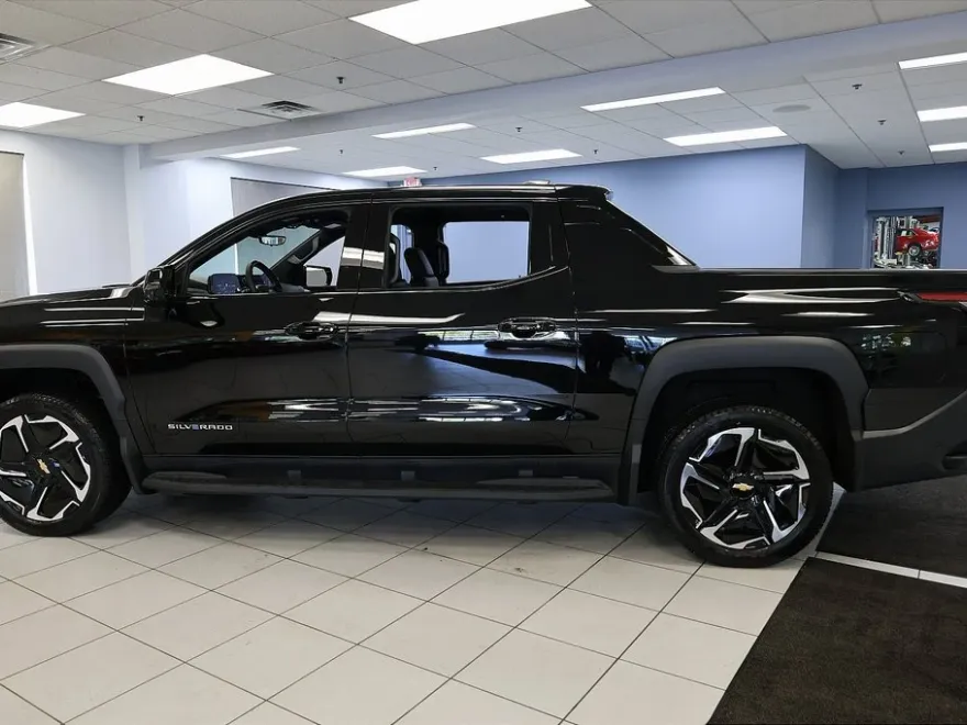 2026 Chevrolet Silverado EV LT photo 1