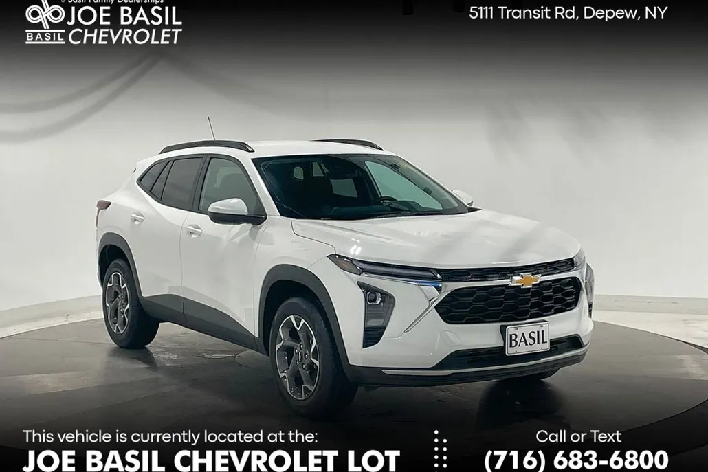 2024 Chevrolet Trax LT photo 1