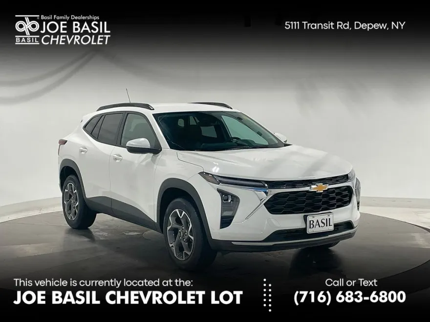 2024 Chevrolet Trax LT photo 1