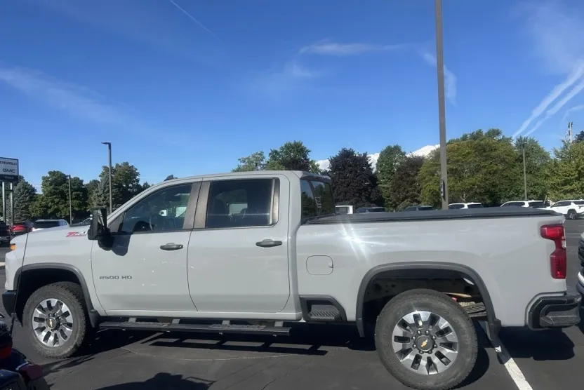 2024 Chevrolet Silverado 2500HD Custom photo 1