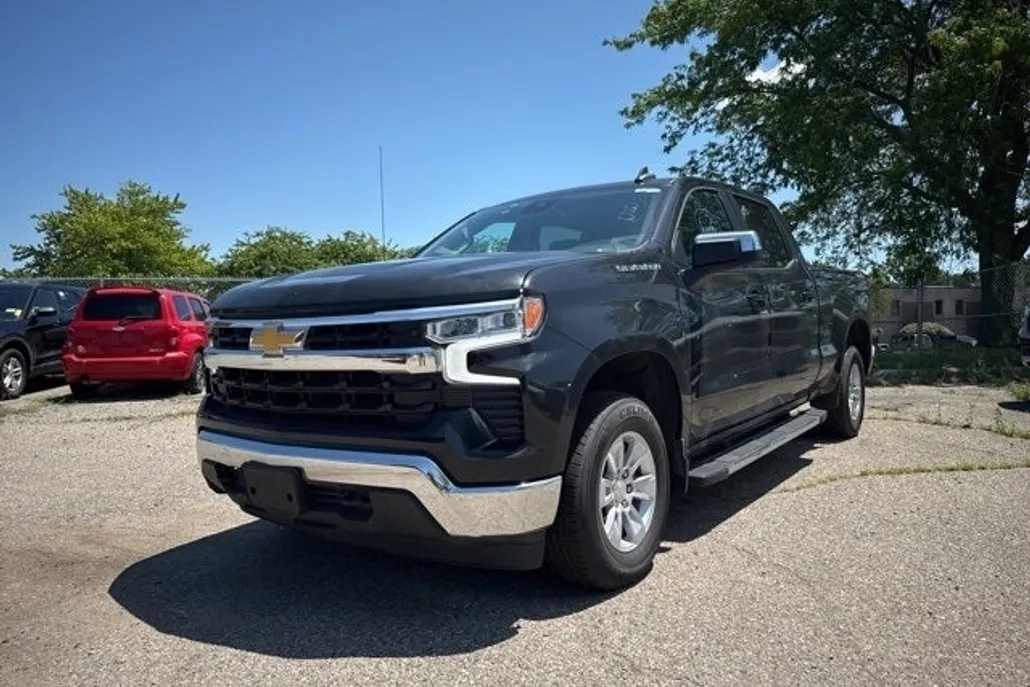 2023 Chevrolet Silverado 1500 LT photo 1