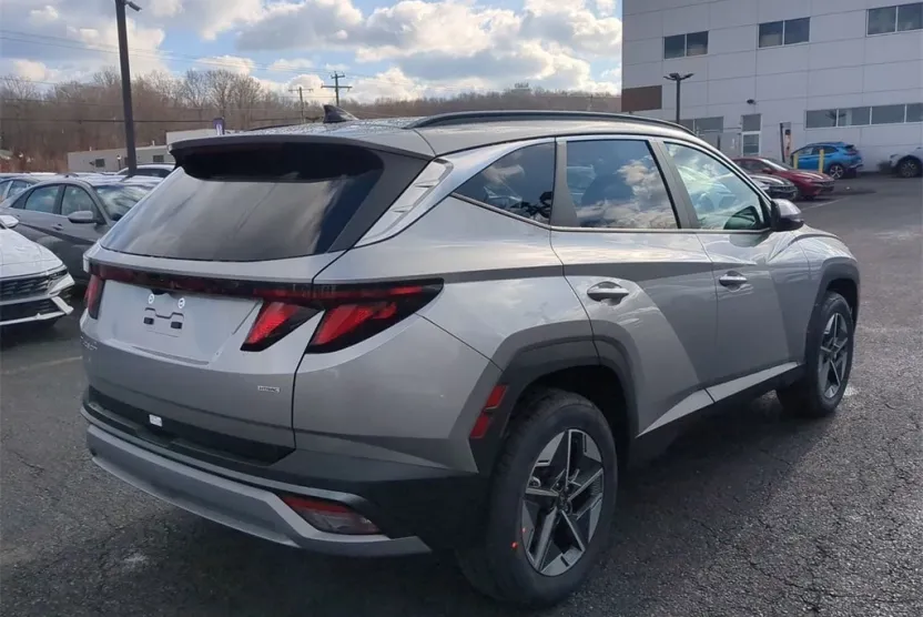 2025 Hyundai Tucson SEL photo 1