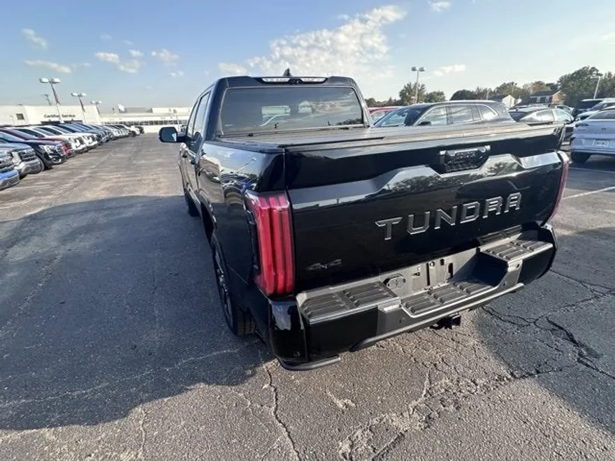 2023 Toyota Tundra Platinum photo 1