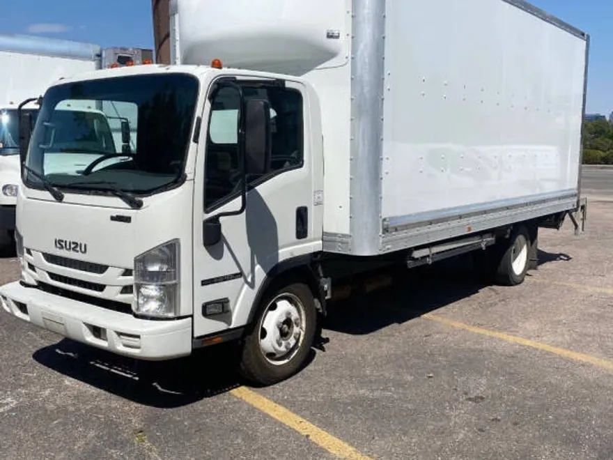 2019 Isuzu NPR photo 1