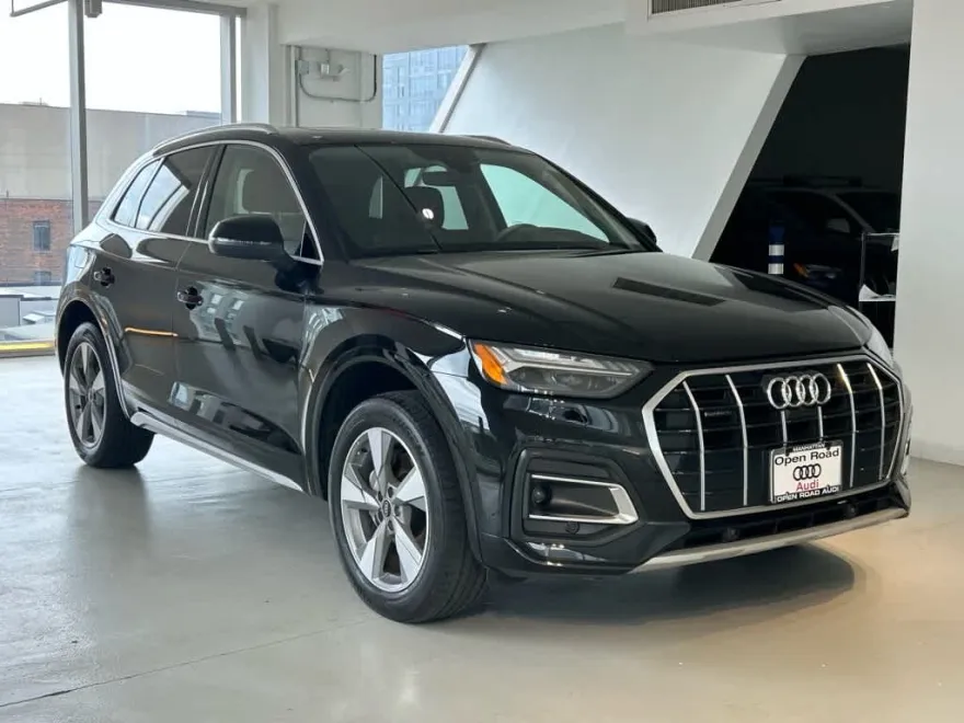 2023 Audi Q5 Prestige 40 TFSI Premium photo 1