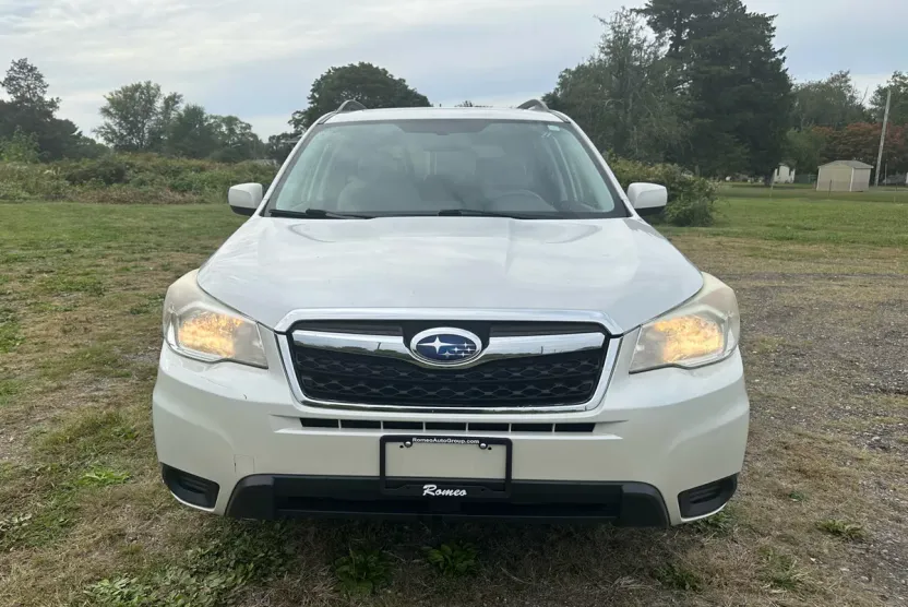 2014 Subaru Forester Premium photo 1