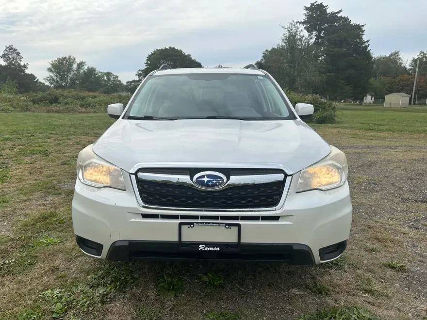 2014 Subaru Forester Premium photo 1