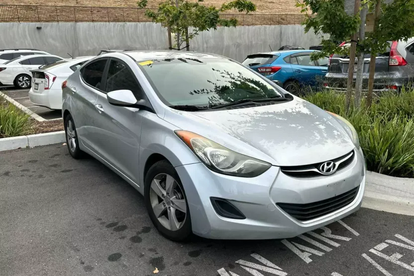 2011 Hyundai Elantra GLS photo 1