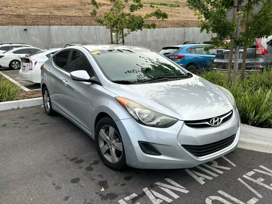 2011 Hyundai Elantra GLS photo 1