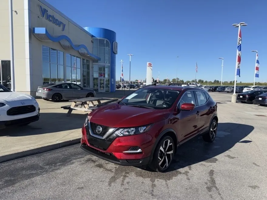 2022 Nissan Rogue Sport SL photo 1