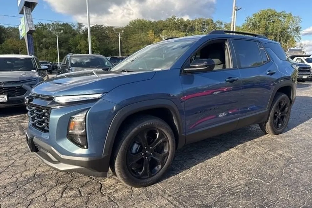 2026 Chevrolet Equinox LT photo 1