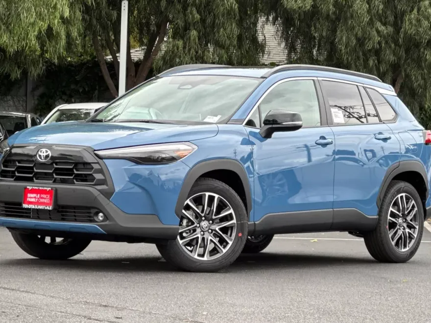 2026 Toyota Corolla Cross XLE photo 1