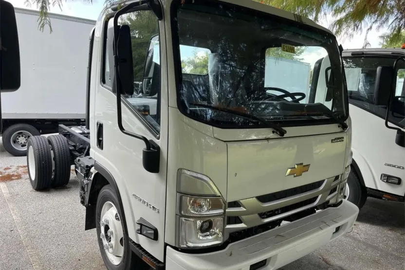 2025 Chevrolet Silverado 4500HD photo 1